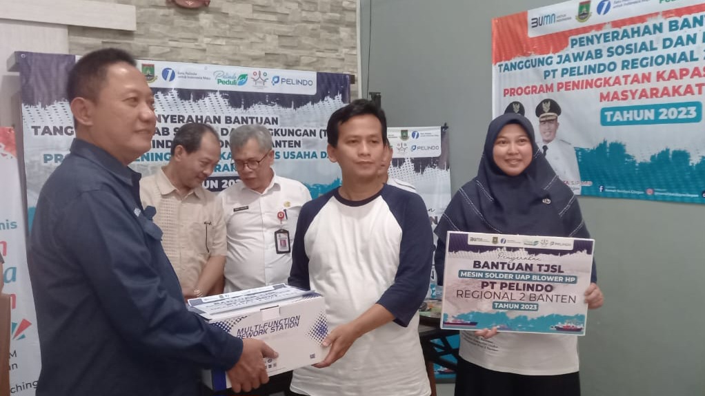 Pelindo 2 Banten Serahkan Bantuan ke UMKM Cilegon