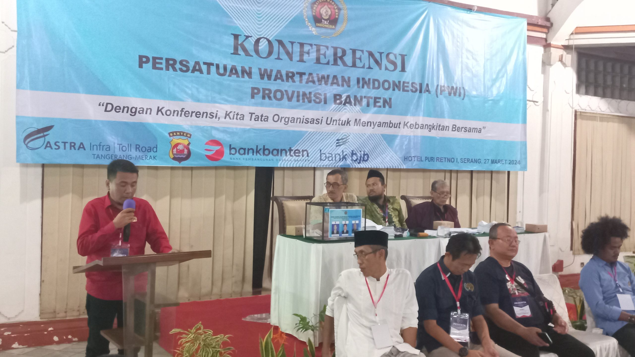 Calon Ketua PWI Banten saat menyampaikan visi misi dalam Konferensi di Puri Retno 1 Kabupaten Serang.