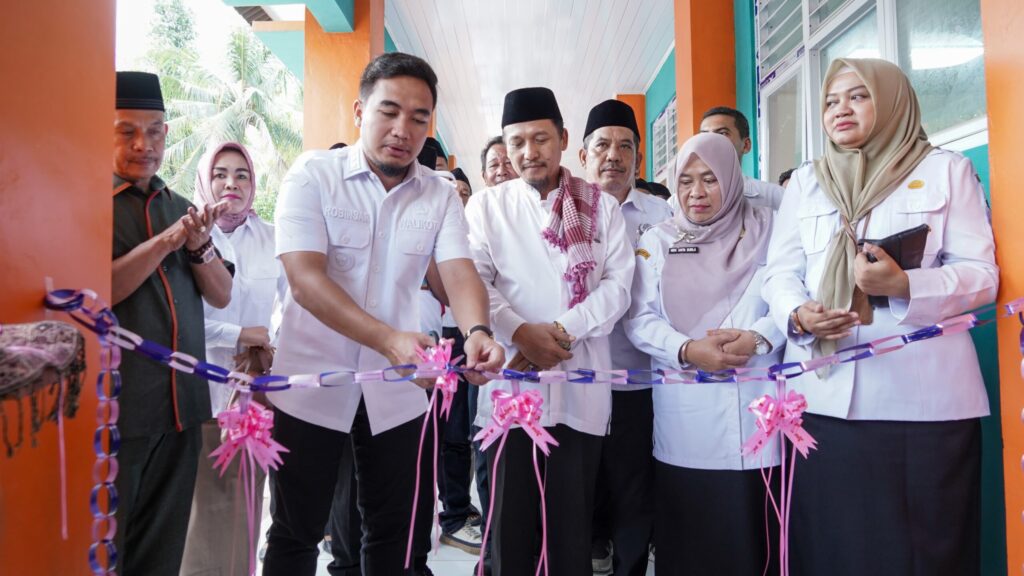 Walikota Cilegon Robinsar Resmikan Gedung SMPN 15 Cilegon