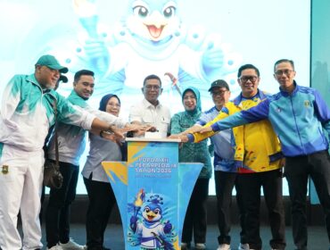 Gubernur Banten Andra Soni didampingi Wali Kota Cilegon Robinsar dan jajaran beserta pemangku kepentingan olahraga saat membuka ajang Pekan Paralimpik Pelajar Daerah (PEPARPEDA) IX Banten 2026 di GOR Tenis Indoor ASA Sport Center Cilegon.