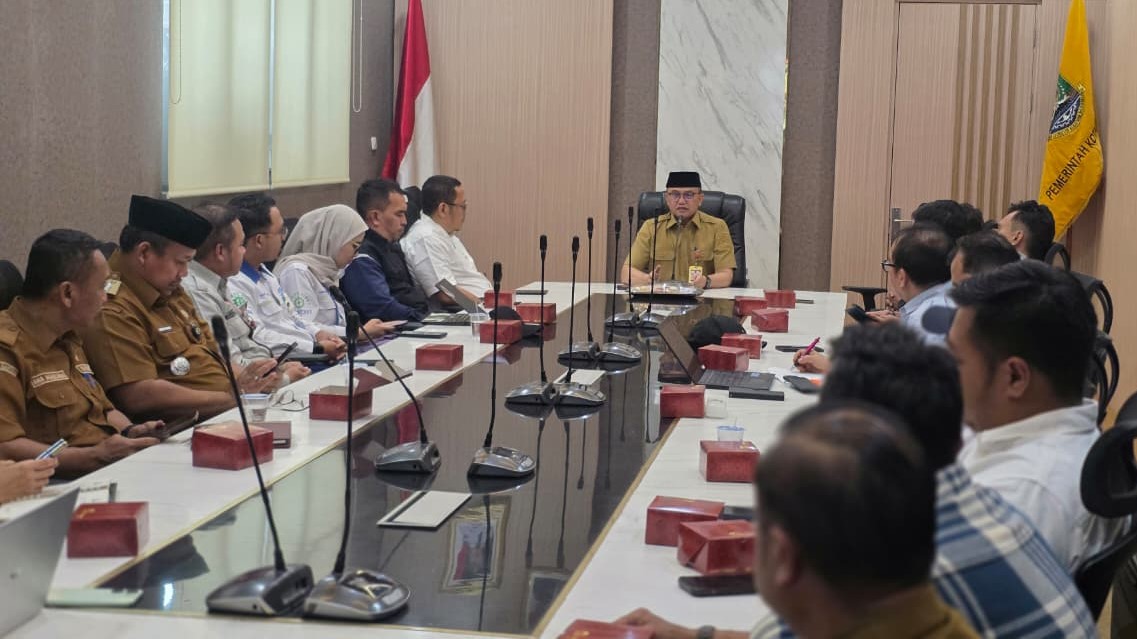 Pemkot Cilegon gelar rapat koordinasi kesiapan OPD dan Industri hadapi erupsi Gunung Anak Krakatau.
